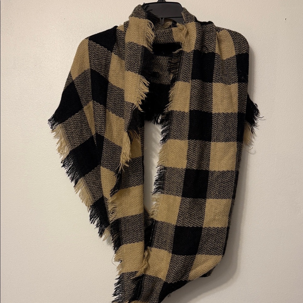 Elegant Black and Tan Checkered Shawl
